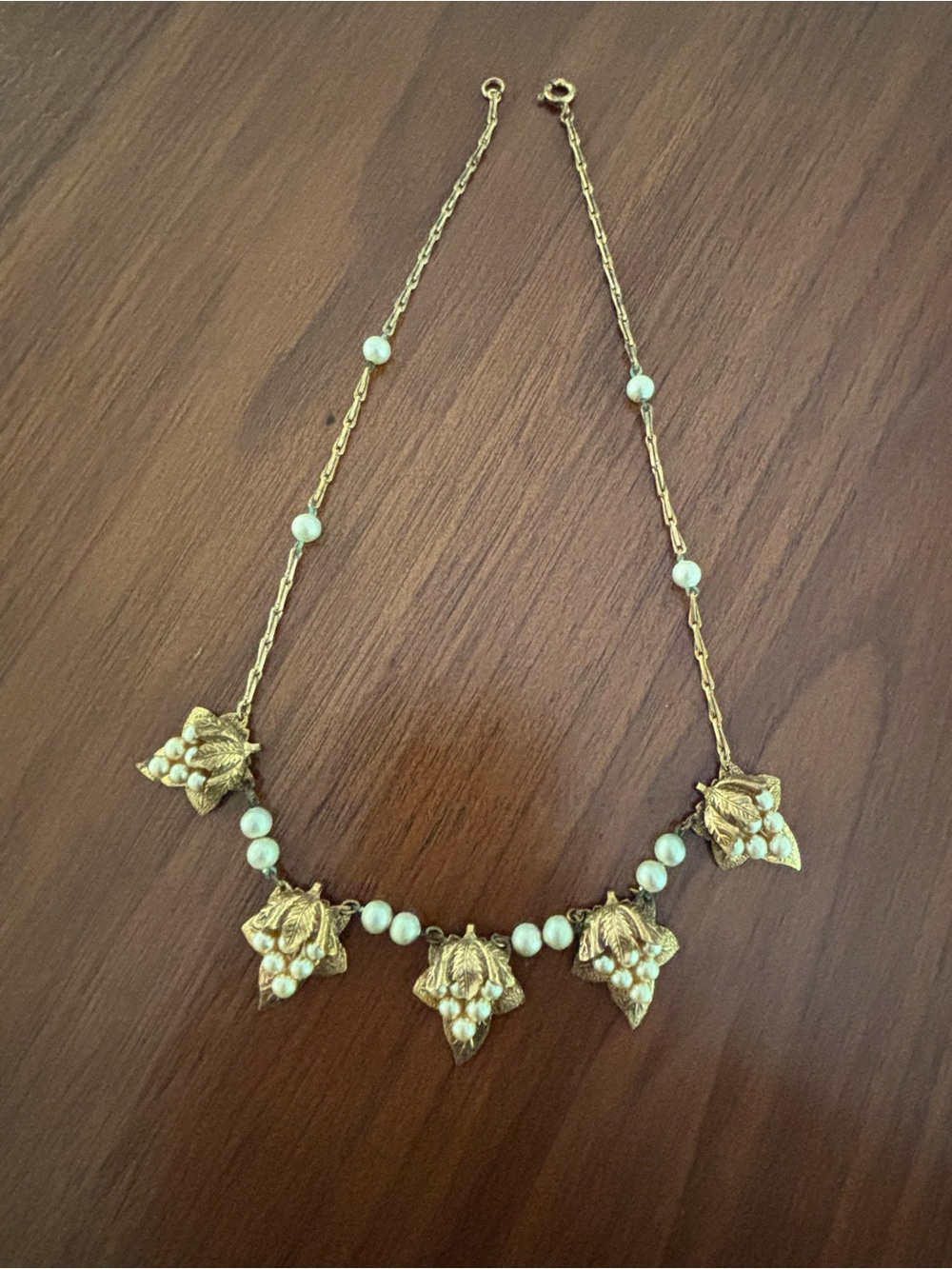 Vintage Victorian style Gold-Tone Pearl Accent Floral Necklace